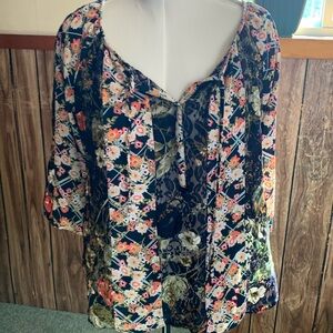 fig and flower size large , EUC ladies blouse lace front